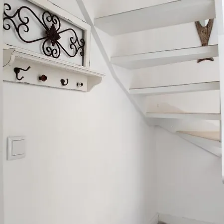 Semesterbostad Historic House-1 Minute To The *