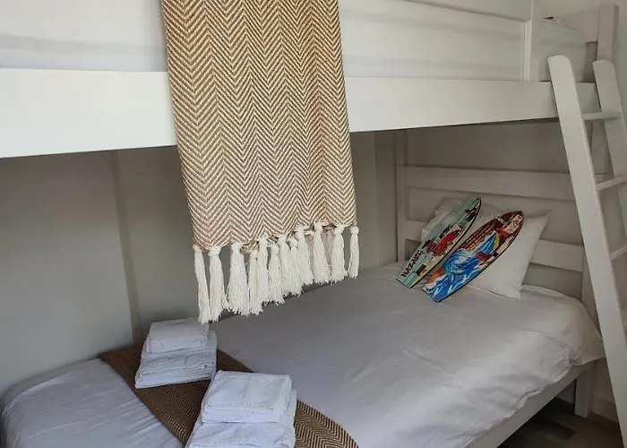 Historic House-1 Minute To The Holiday home *