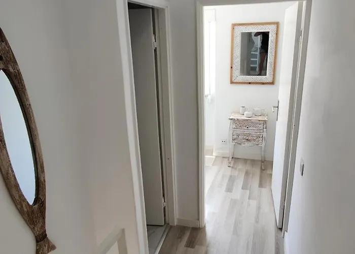 Vakantiehuis Historic House-1 Minute To The *